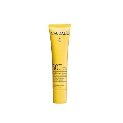 FLUIDO DE MUY ALTA PROTECCI&Oacute;N SPF50+ (PROTECTOR SOLAR L&Iacute;QUIDO)